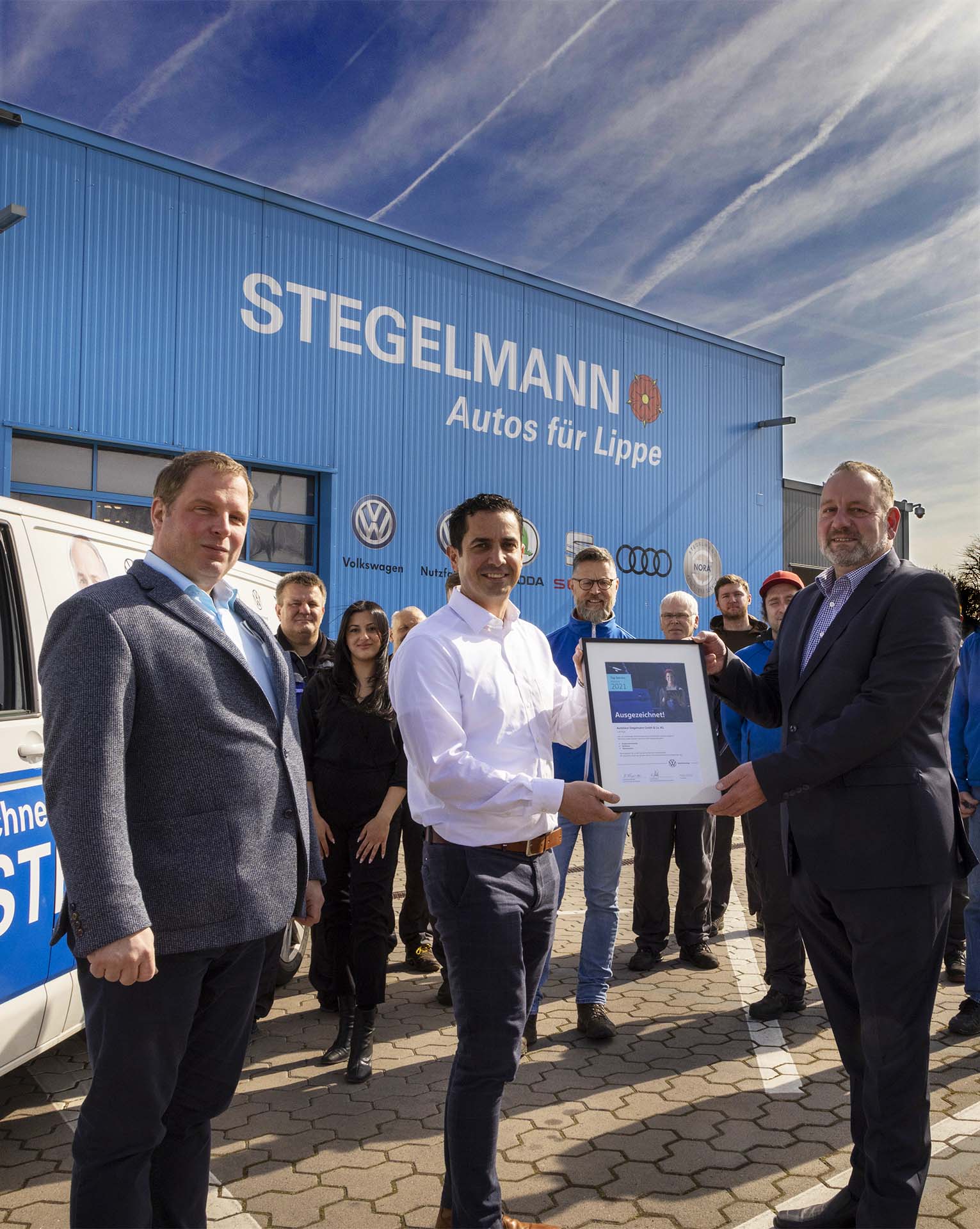 Autohaus Stegelmann erhält Konzernauszeichnung.